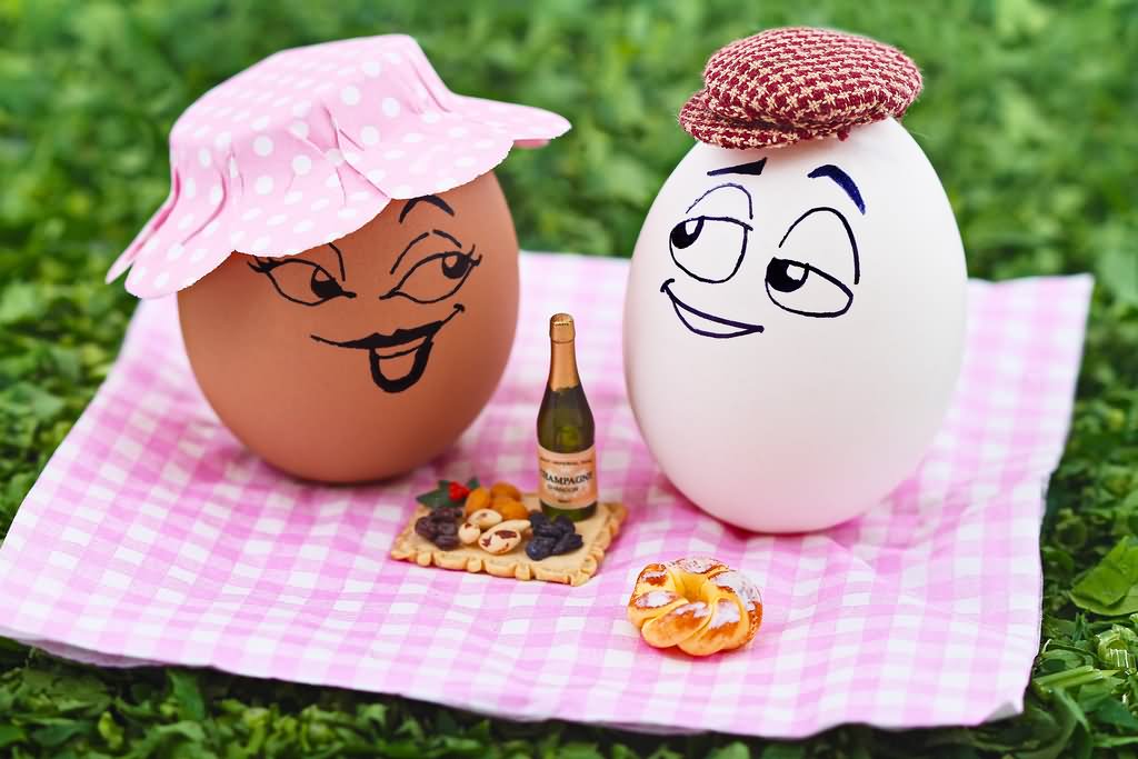 Funny-Couple-Egg-Celebrate-Party.jpg