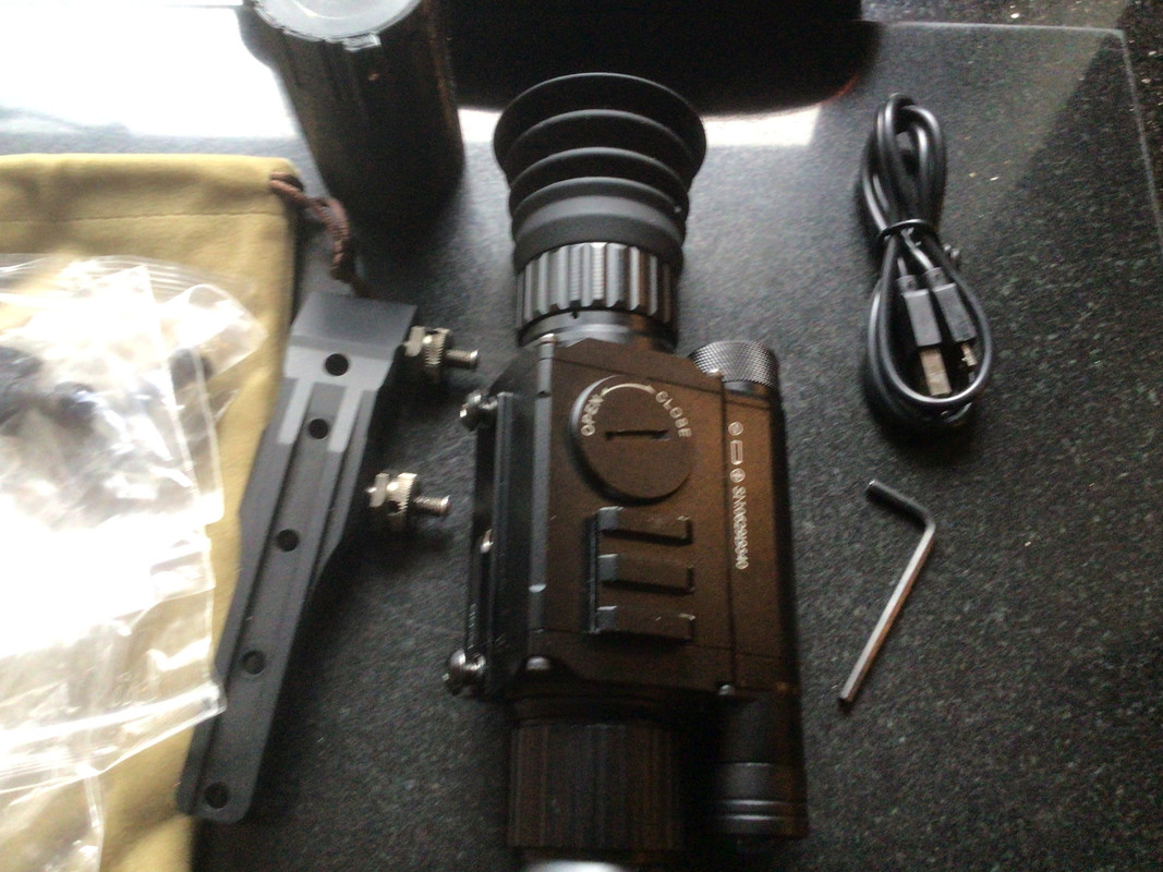 6D51C992-D046-4828-8586-70AE8D3CEF01