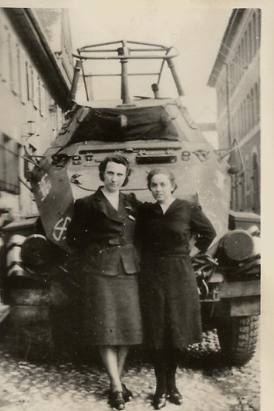 PHOTO WW2 German TANK SPÄHWAGEN SDKFZ