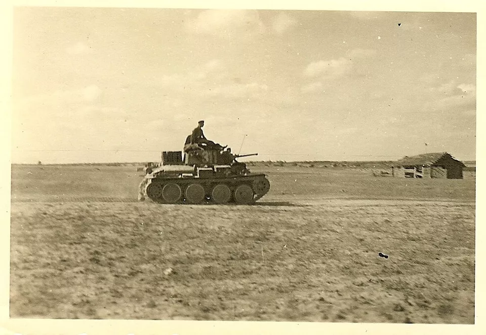 BEST! German Pzkw.38(t) Panzer Tank -311- Passing in Field on Ostfront!!!-- (1)