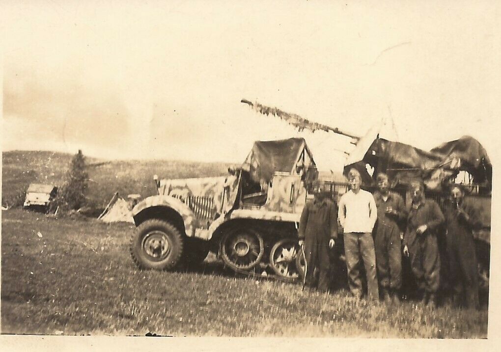 Foto Halbkette Sd.Kfz 7 mit Flakgeschütz und Flecktarn