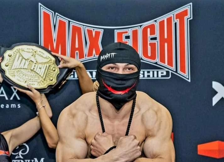 Борислав Велев - Рой оглавява MAX FIGHT 60 през декември