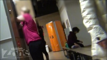 [Image: Voyeur24085122640.jpg]