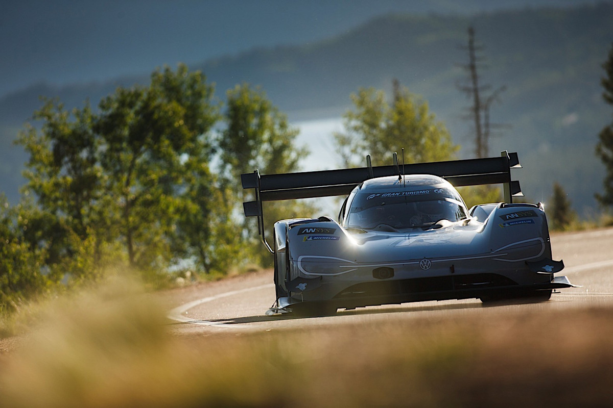 Volkswagen ID. R will race at Nürburgring-Nordschleife (3)