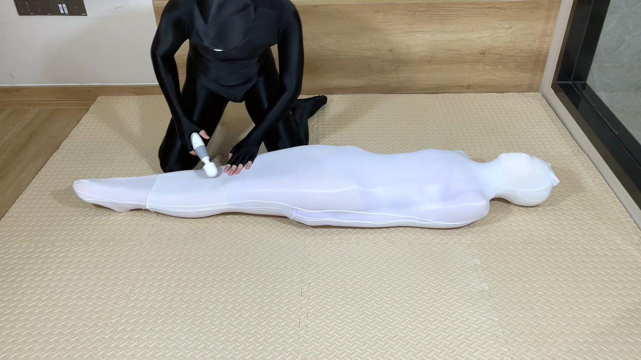 爱丝袜の凌风姐姐 紫罗兰姐姐的极限丝拘束.mp4_20221104_131410.469