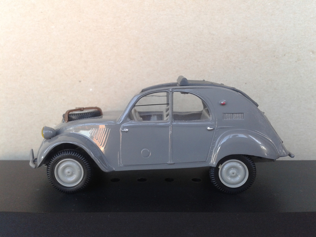 1960 Citroën 2Cv Sahara “4x4 bimotor” (Norev - nº6 Colección Citroën 2Cv. SALVAT) (8)