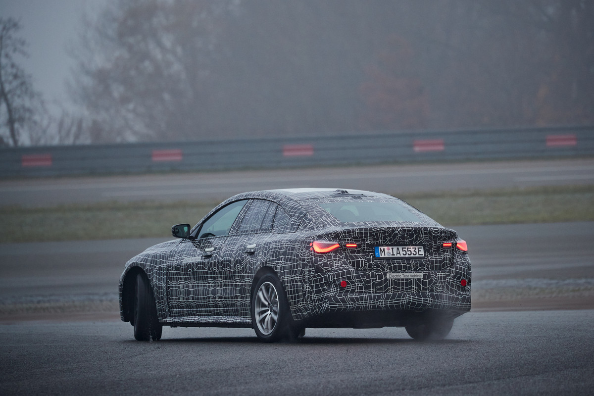 P90412289_highRes_bmw-i4-prototype-fin