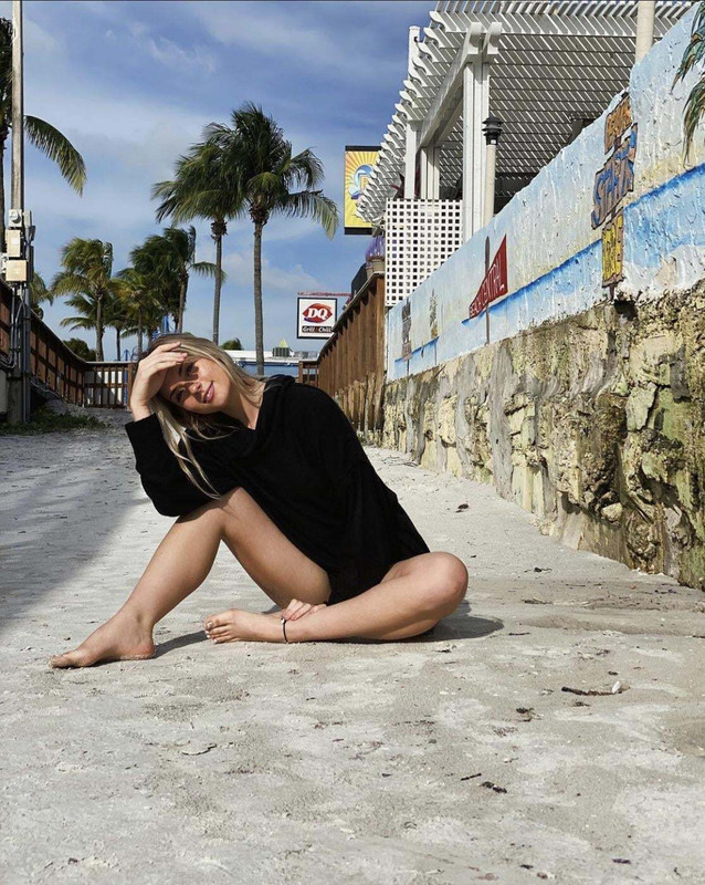 Faith-Ordway-Feet-8280387