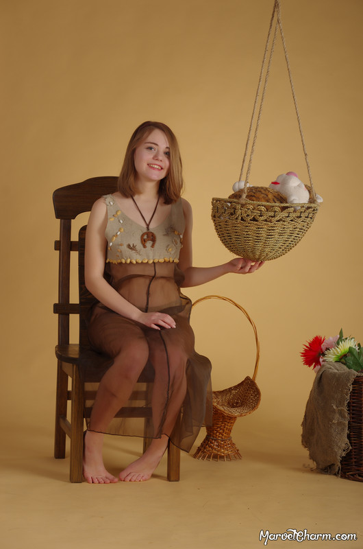 MarvelCharm_Nicolette-Basket-Lady-011