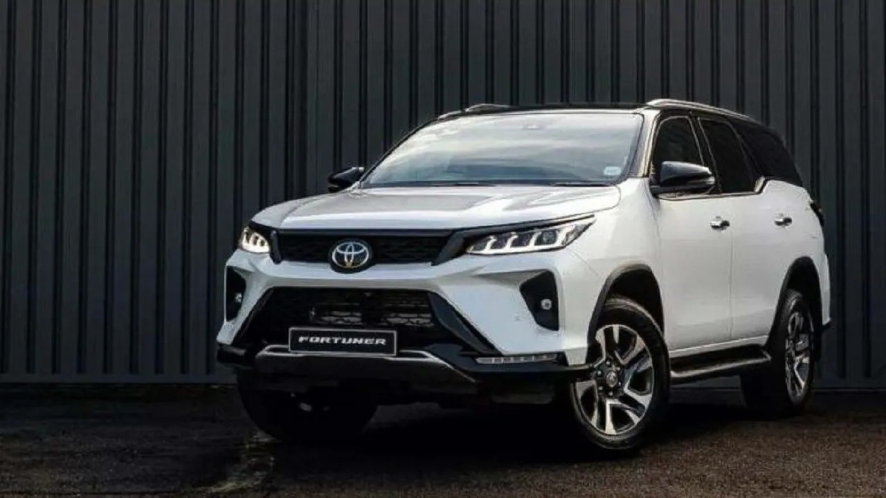 Why More People in India Are Choosing Hybrids