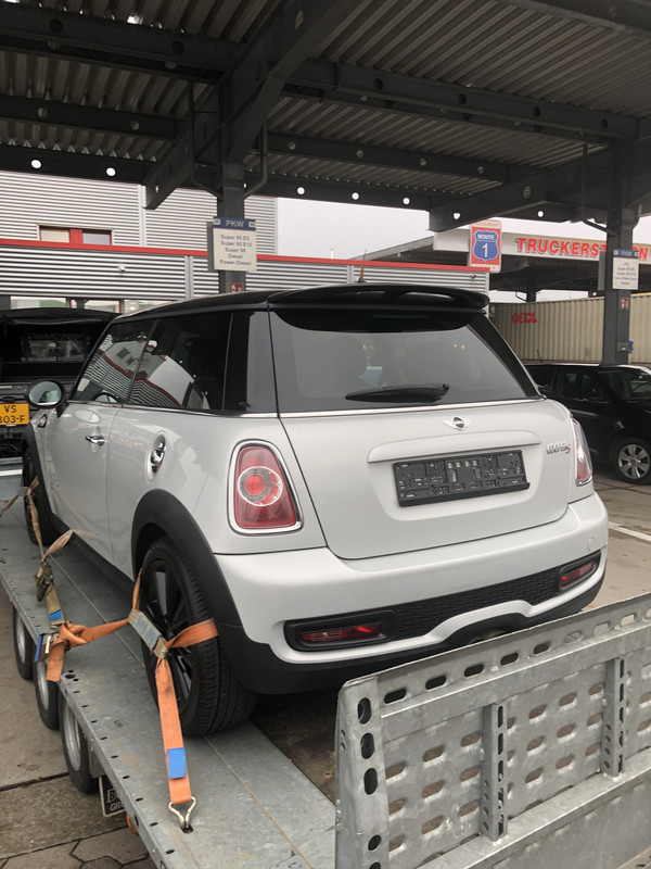 EE8CD27D-D646-4691-8B81-FC1248FCF555