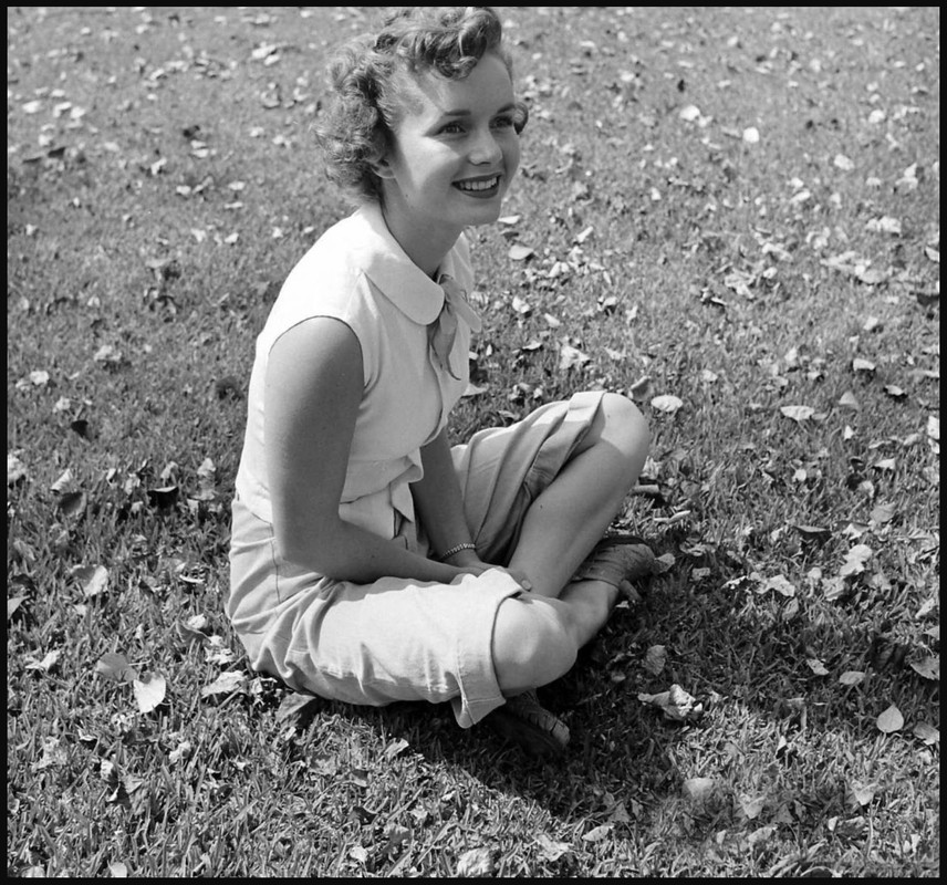 Debbie_Reynolds_b30