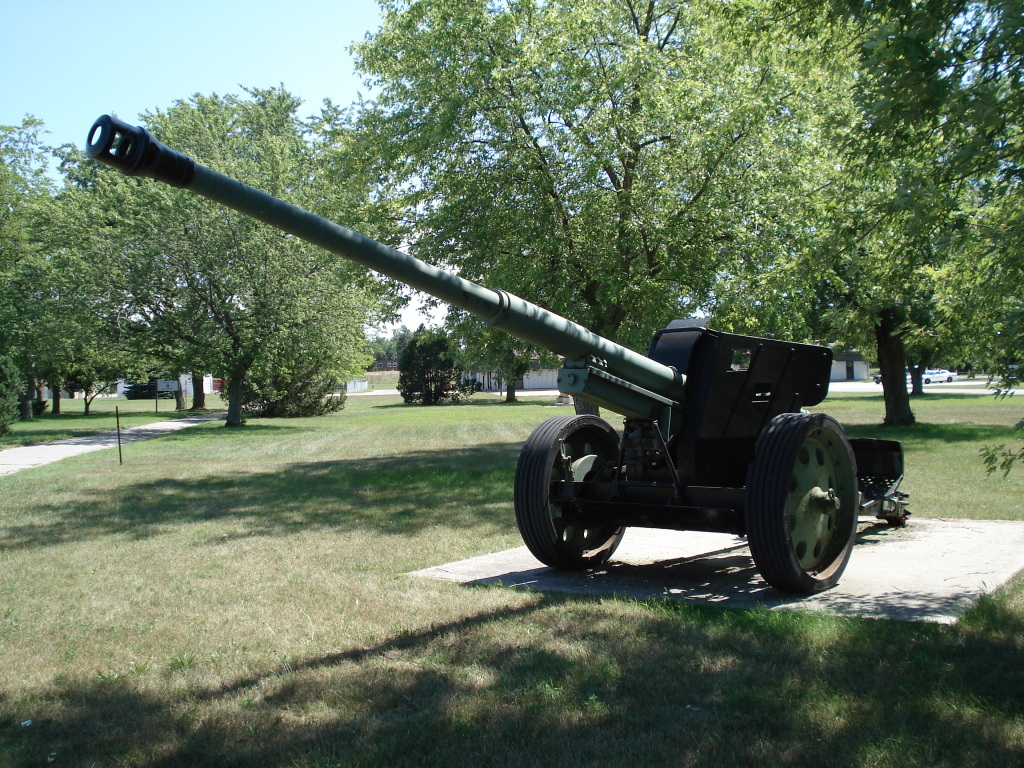 Un Pak 43 conservado en el Base Borden Military Museum