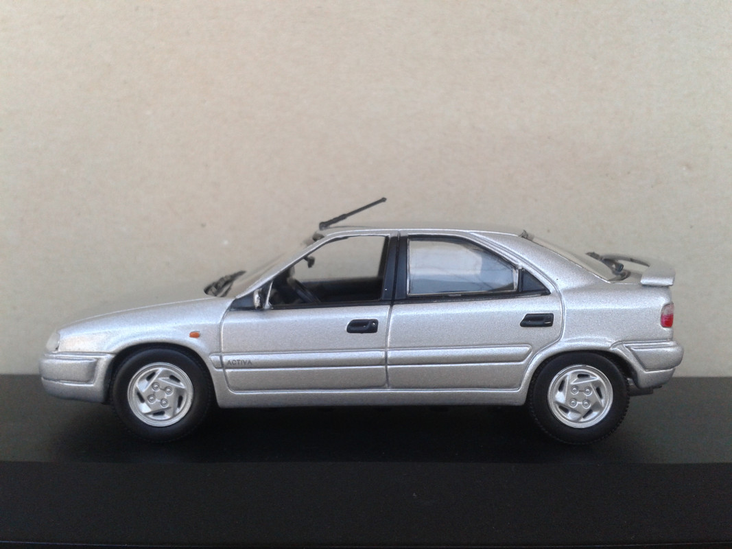 1997 Citroën Xantia V6 Activa (Universal Hobbies-nº 98 Passion Citroën) (10)