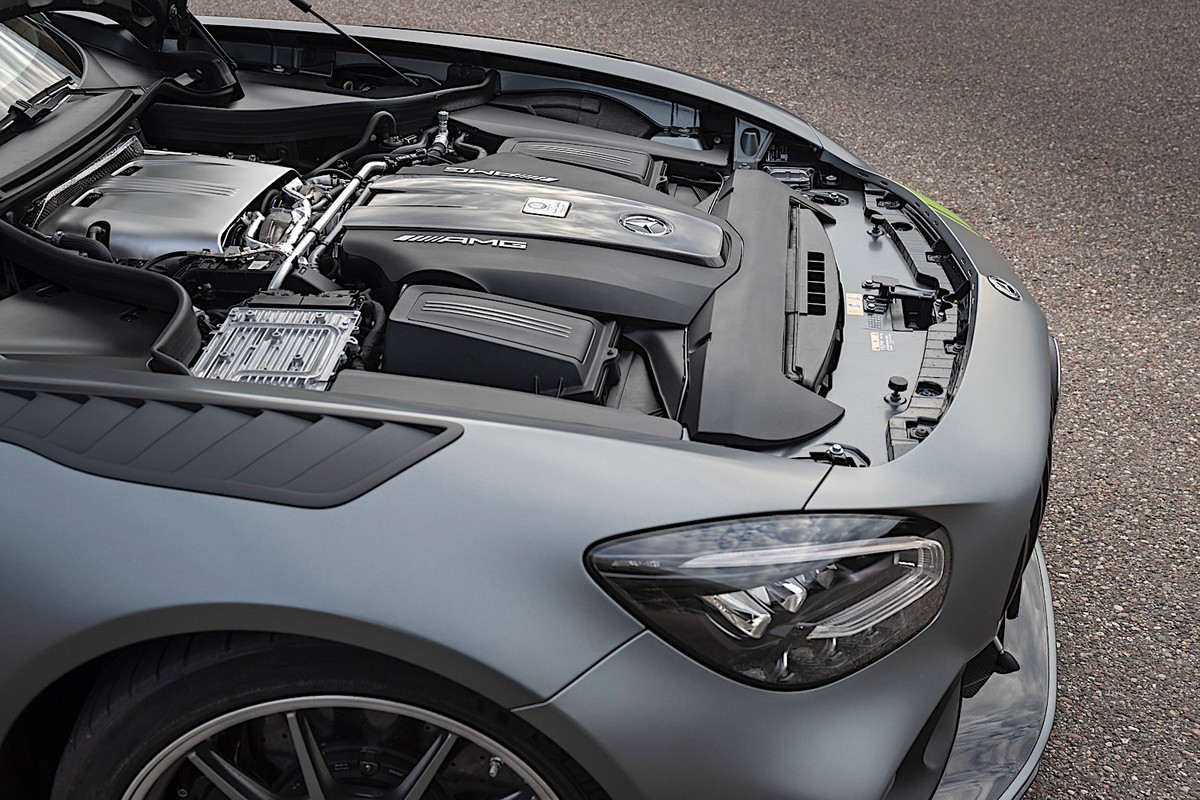 2020 Mercedes-AMG GT R PRO (25)