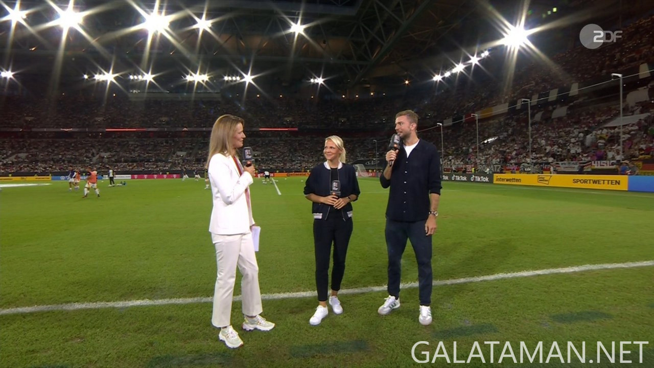 [Image: 09-07-20-14-02-ZDF-HD-Germany-vs-Hungary...45-295.jpg]
