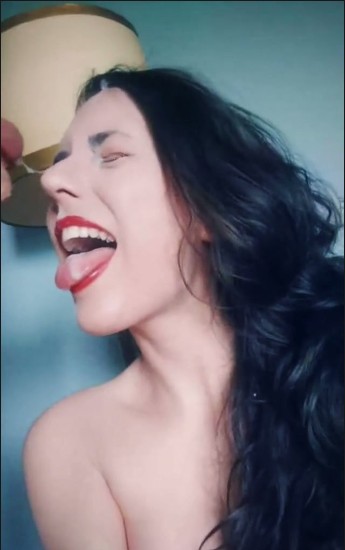 [Image: Cumshots8469002453.jpg]
