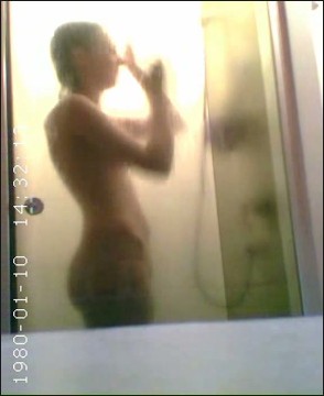 [Image: Voyeur17645100733.jpg]