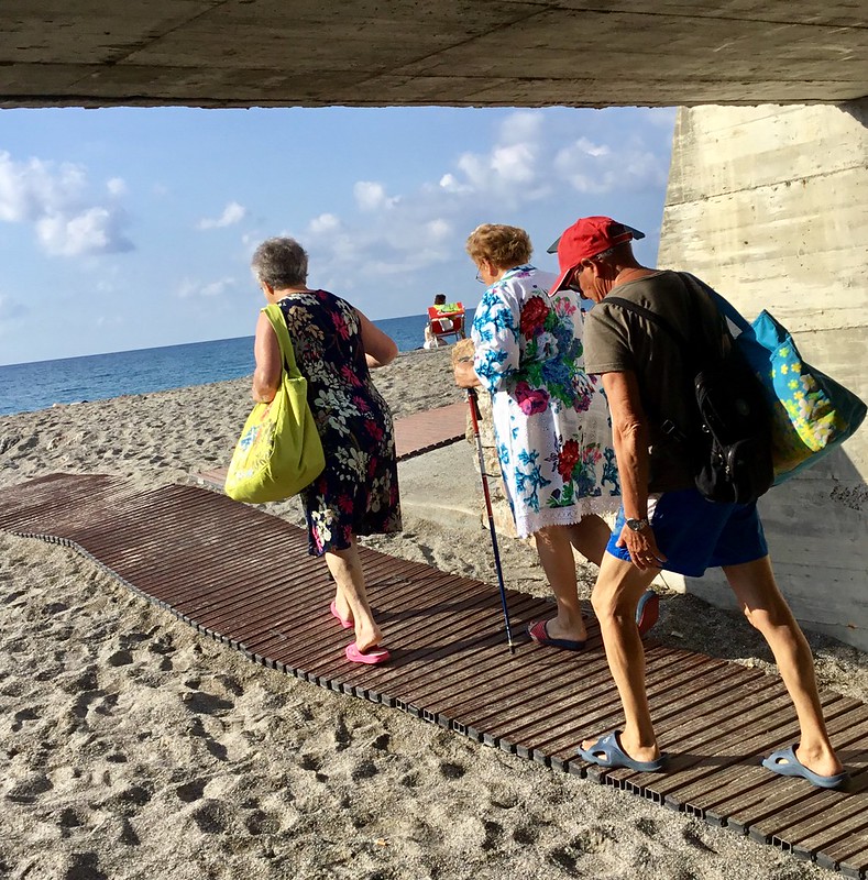 peopleoldbeach.jpg