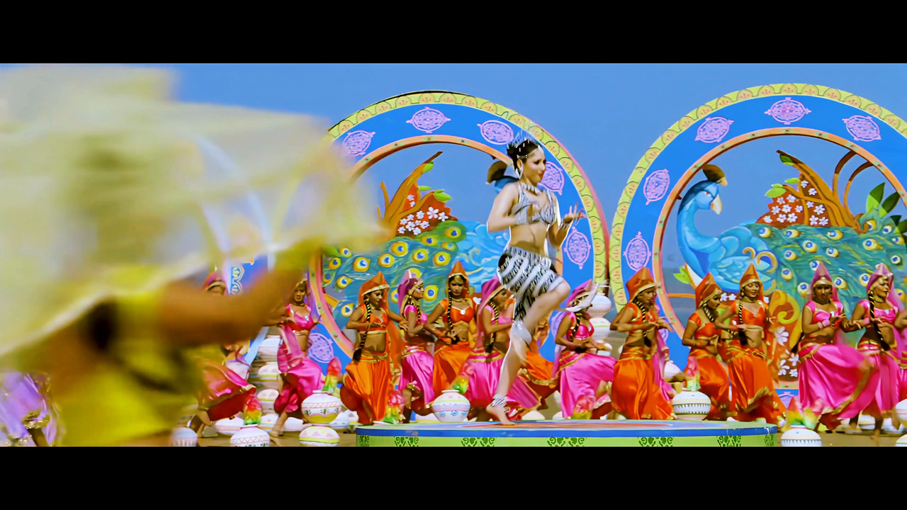 Tamanna Hot Song From Himmatwala Naino Main Sapna 4K (Best Quality).mp4_snapshot_01.19_[2021.04.05_1