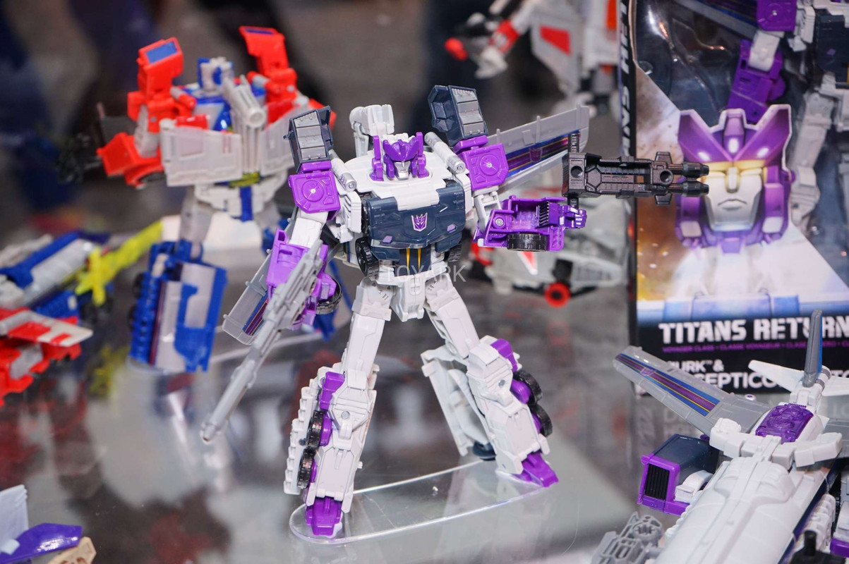 SDCC-2017-Hasbro-Transformers-018