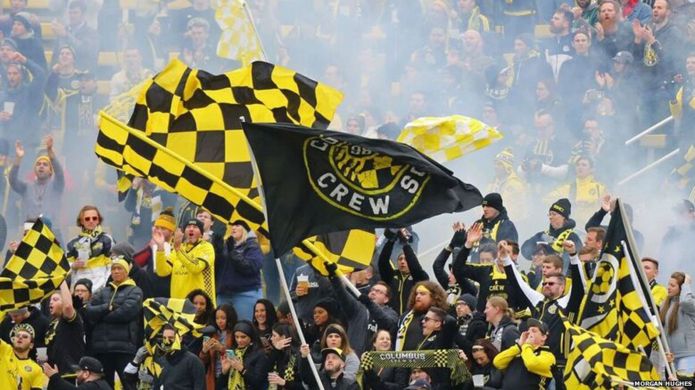 101756500-crewfans-976