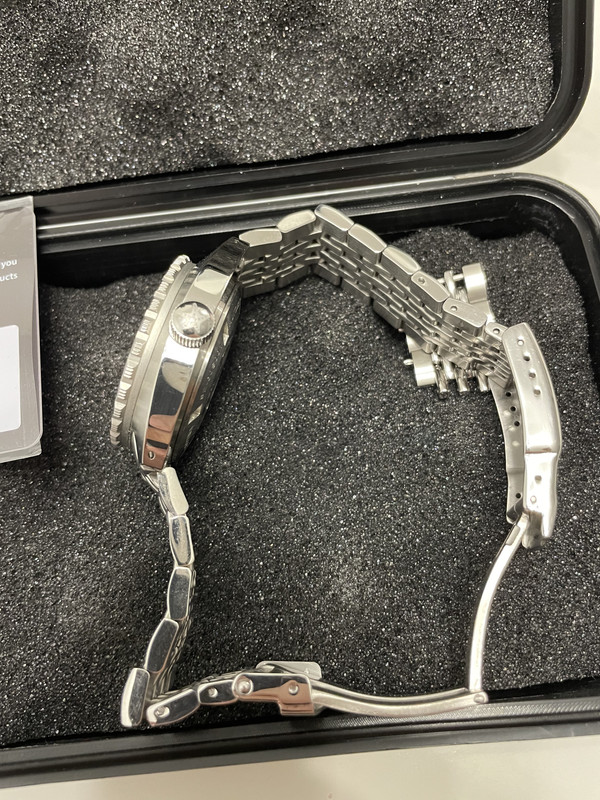 B618E073-C9EA-400C-BCA1-DD6F834F4217