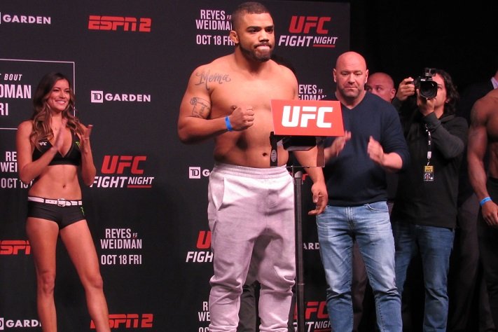 UFC се разделиха с Дерън Уин