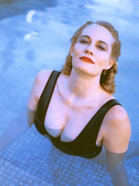 CybillShepherd_a52