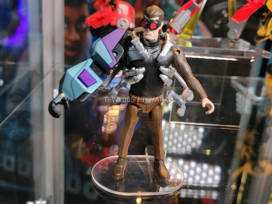 Transformers-EarthSpark-Toys-Reveal-07