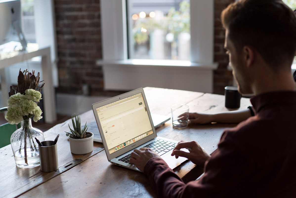 The Impact of Responsive Design on Financial Websites