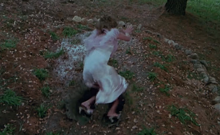 KATHLEEN-TURNER-MAN-WITH-TWO-BRAINS-MUD-6-FOTOR.png