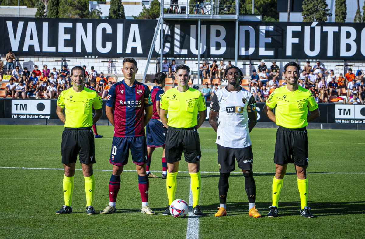 Valencia vs Real Oviedo, 02h00 ngày 30/09