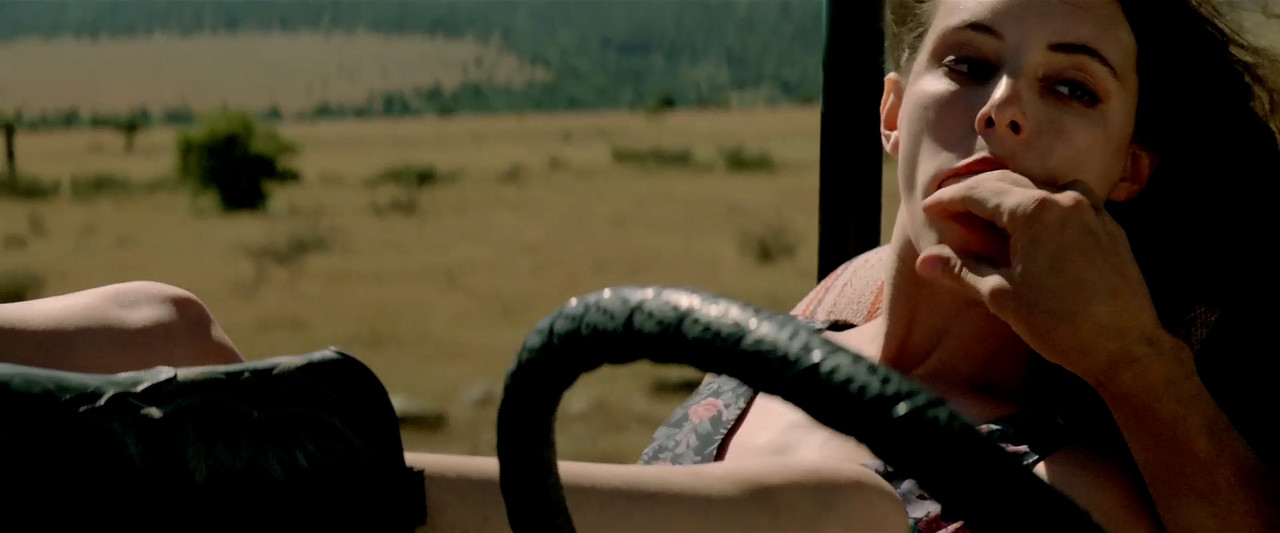 Madeleine.Stowe_Revenge.00_00_17_15.Still002