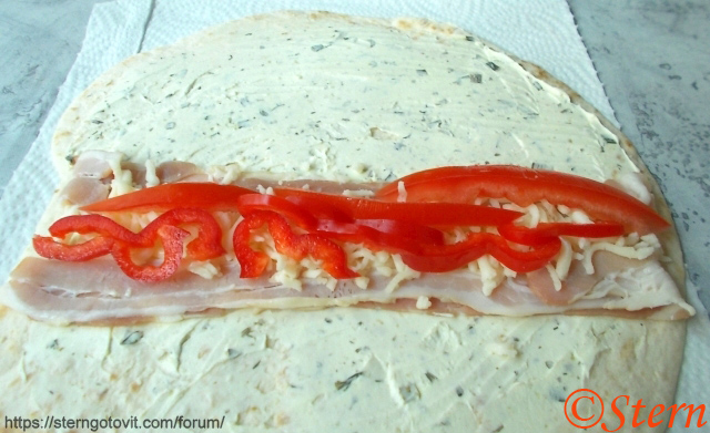 Тортилья с крем-сыром и ветчиной