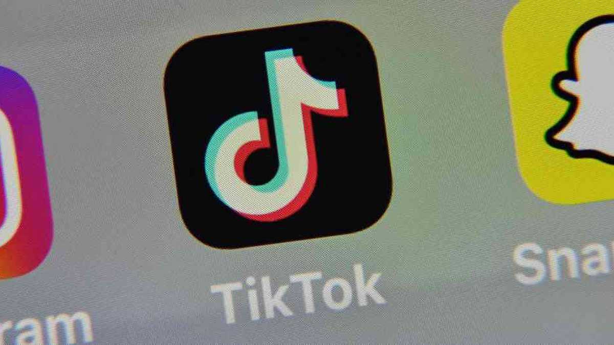 TikTok viral, niño intenta evitar que embarguen su TV, rompe en llanto