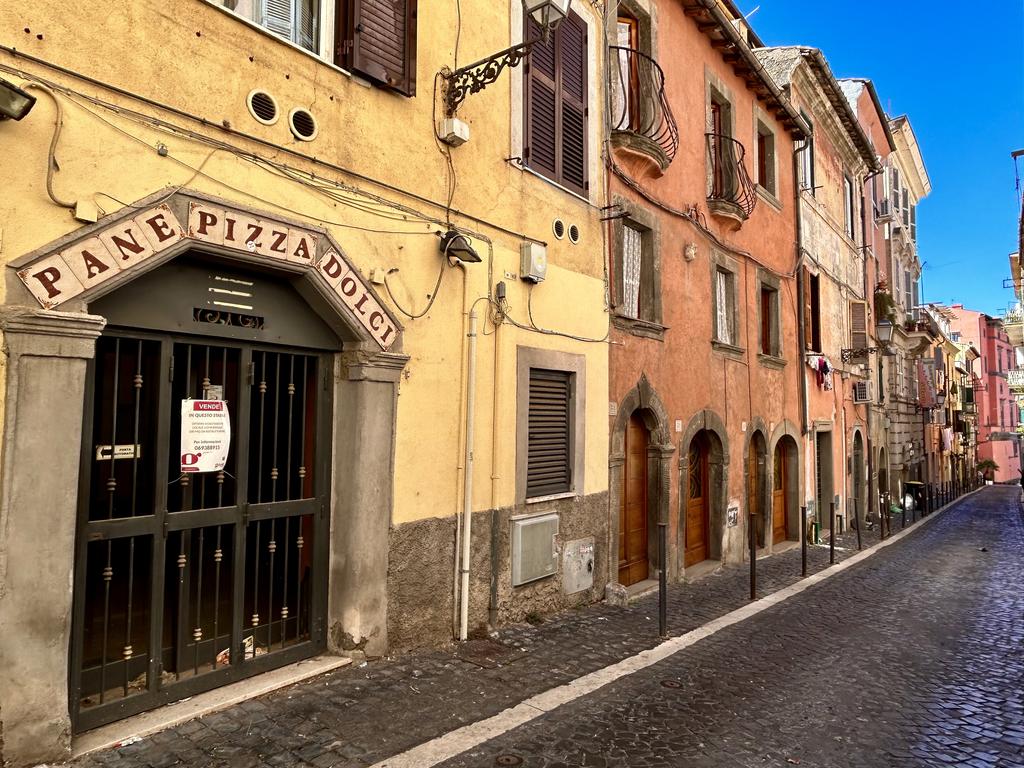 Жаркий сентябрь на побережье Тирренского моря.