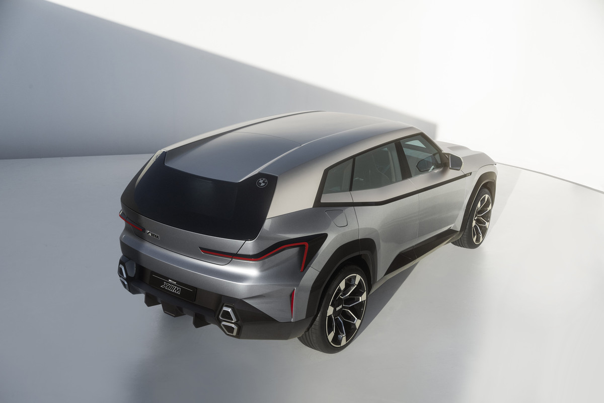 P90445544_highRes_bmw-concept-xm-studi