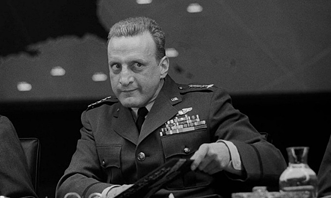 PATTON-PATTON-DR-STRANGELOVE-GEORGE-C-SCOTT-1-FOTOR.jpg