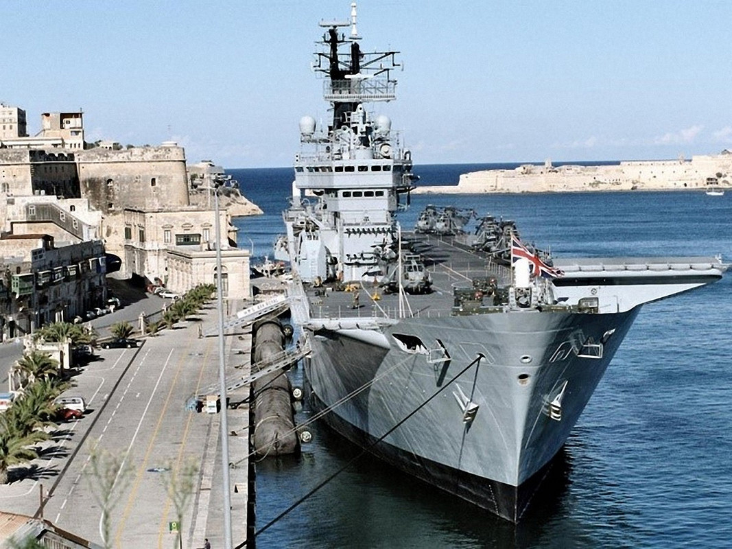 Ark Royal (R.07)-27
