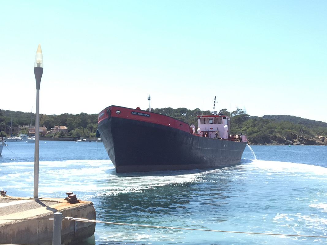 FC036FA1-1B55-4ACF-9C77-CFC18FC33B7B