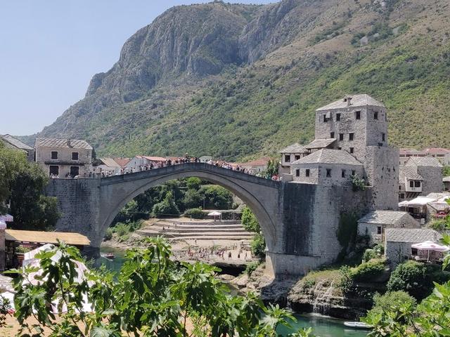 10 días por Eslovenia, Croacia y Bosnia con 3 niños. - Blogs de Europa Oriental - Sabado: Entramos a Bosnia parando en Mostar, Jablanica y Sarajevo. (6)