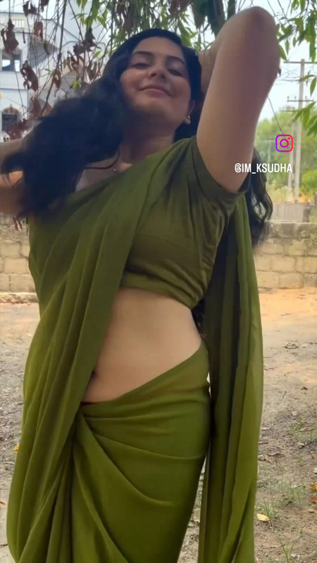 [Image: Ksudha-sexy-Big-Navel-in-green-Saree-mp4...03-636.jpg]