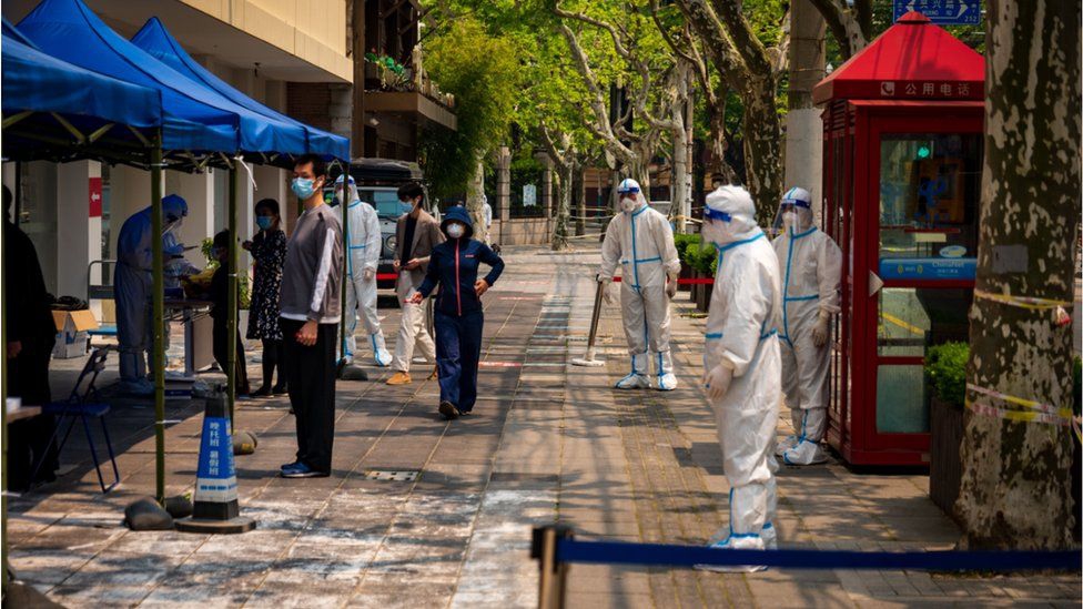 Cierre de Shanghái: Comunidades enteras reubicadas en campaña anti-Covid