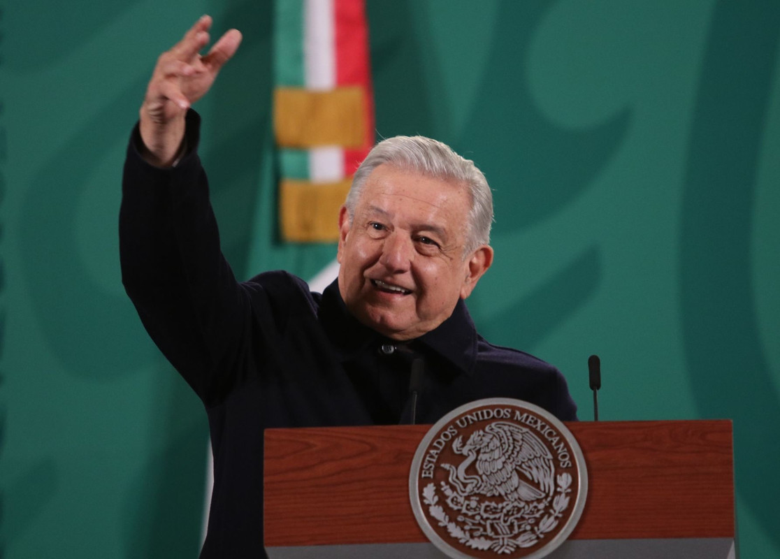 Presidente municipal devela estatua de AMLO en Atlacomulco, cuna del PRI