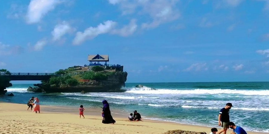 Keindahan Pantai Baron Surga Tersembunyi di Yogyakarta