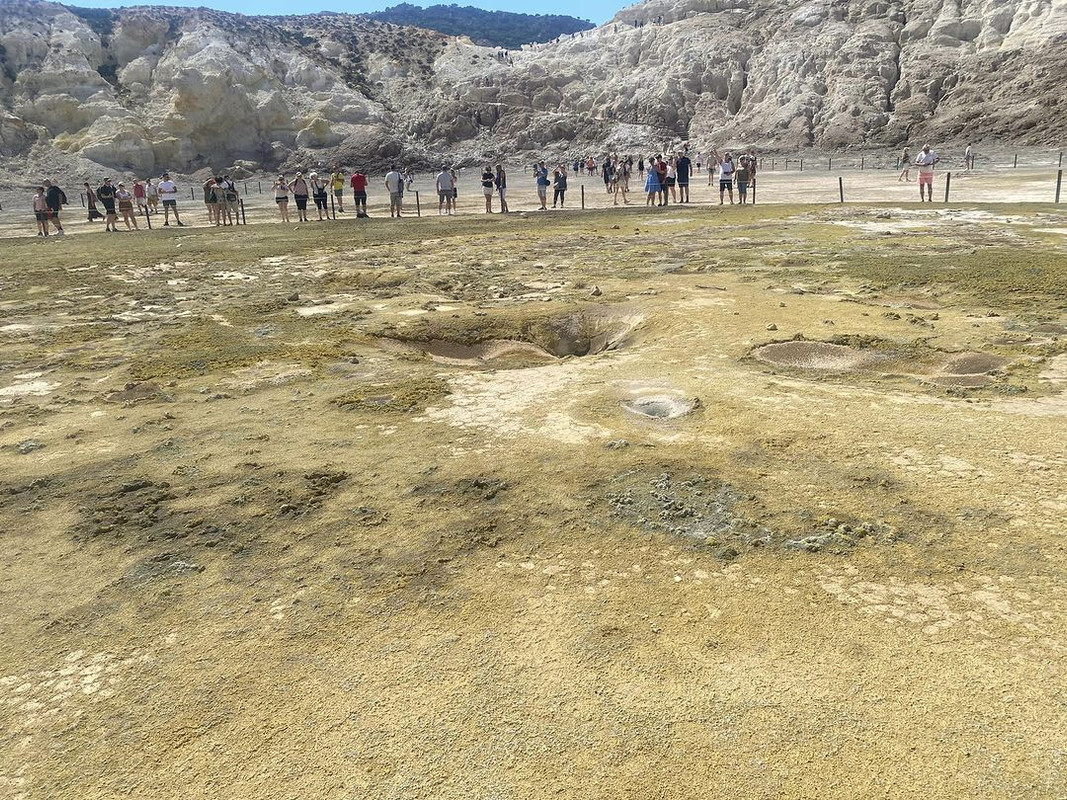 Stefanos-Volcanic-Crater-Nisyros05