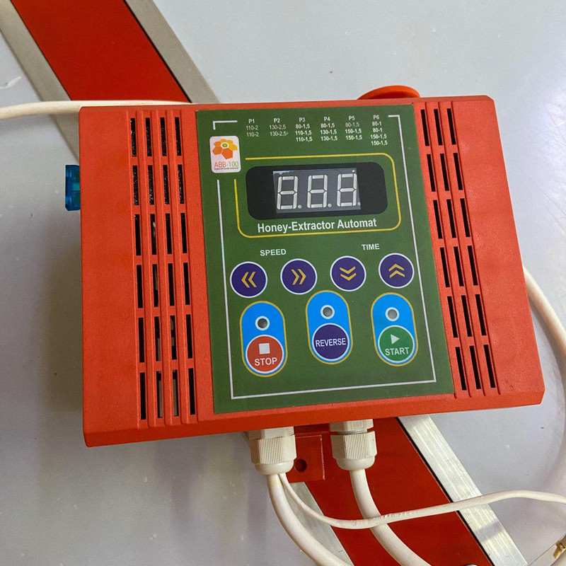 fotka ovládača medometu