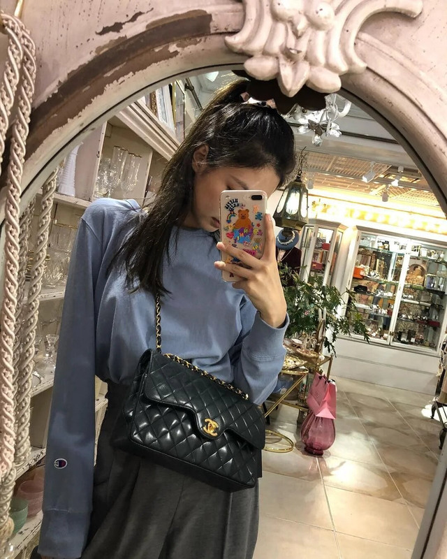 Potret Jennie BLACKPINK Tenteng Tas tas Mahal Harga Potret Jennie BLACKPINK Tenteng Tas tas Mahal Harga