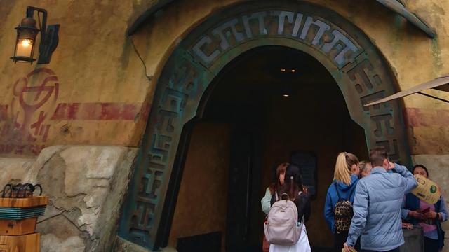 OGA'S CANTINA, Cumpliendo el primer Sueño - DISNEYLAND ~ STAR WARS: GALAXY'S EDGE, LA GUIA (9)